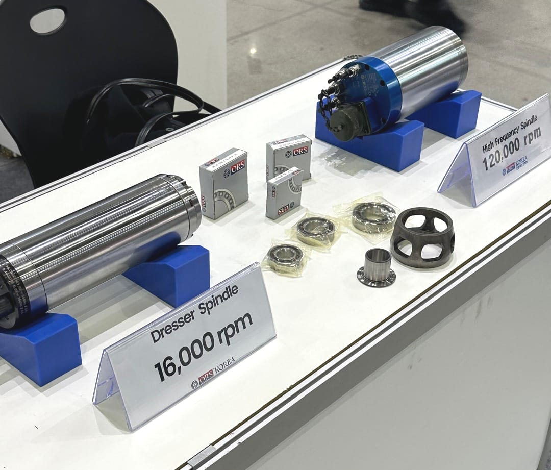 Dresser Spindles, Bearings, and High-Frequency Spindles on Display | 전시된 드레서 스핀들, 베어링, 고주파 스핀들 ⓒ ORSKOREA 오알에스코리아
